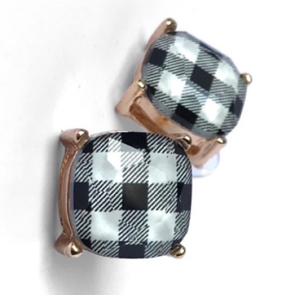 ✌🏼 #1261 Modern Black And White Checkered Plaid Earrings - Picture 5 of 15